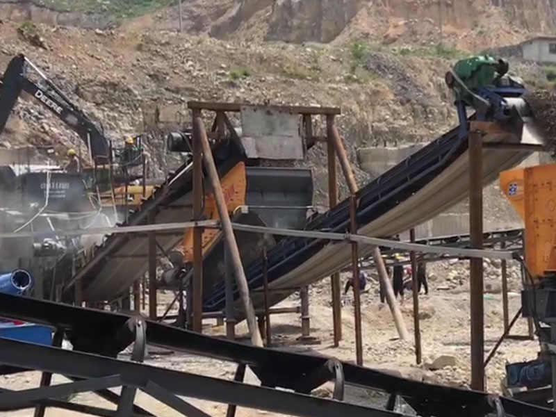 新疆碎石機(jī)生產(chǎn)線現(xiàn)場